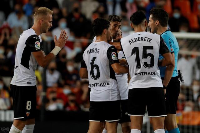 鄢手骐16+8+6辽宁不敌青岛 张陈治锋15+10